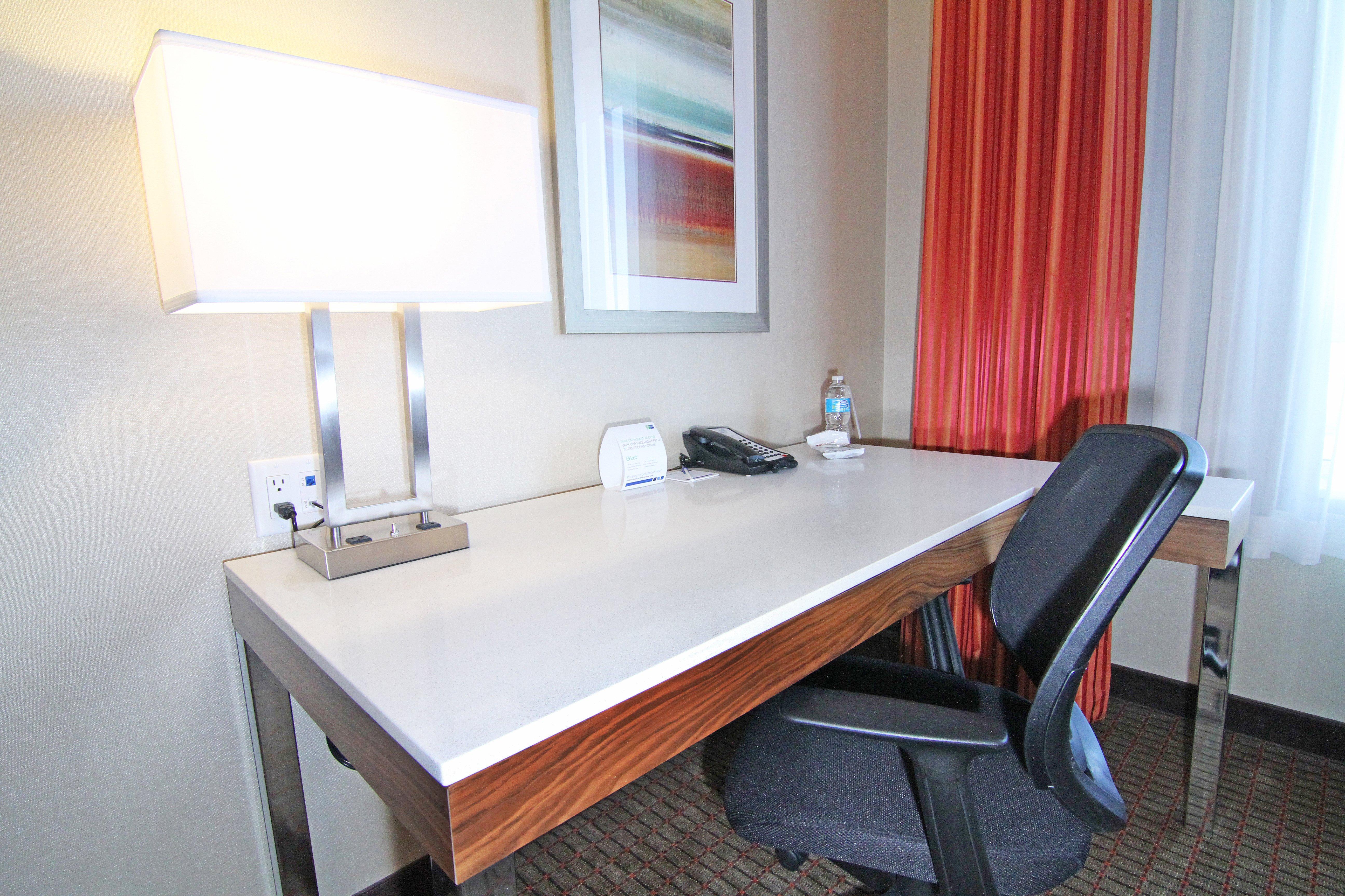 Holiday Inn Express And Suites Calgary University By Ihg Exterior foto