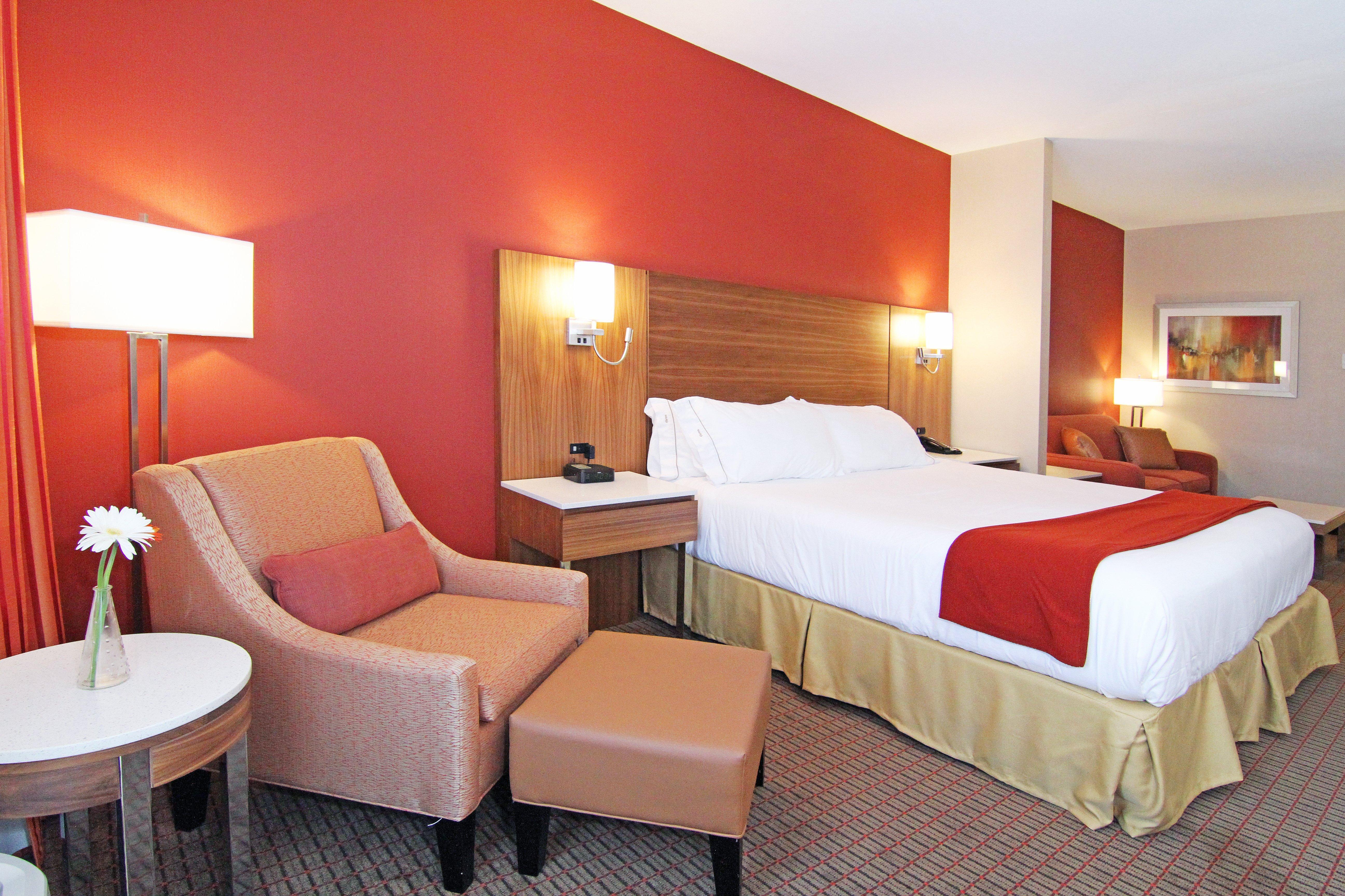 Holiday Inn Express And Suites Calgary University By Ihg Exterior foto