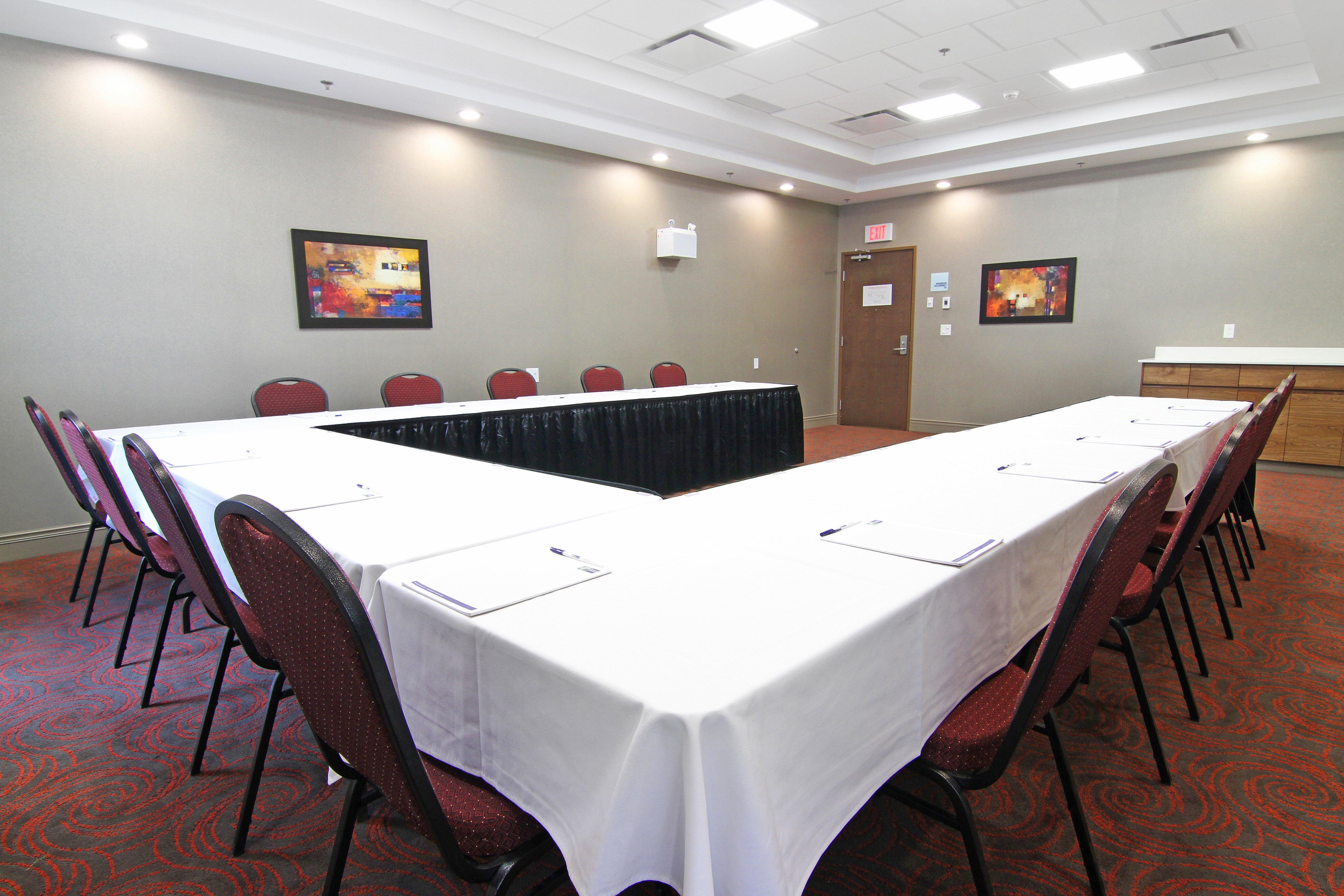 Holiday Inn Express And Suites Calgary University By Ihg Exterior foto