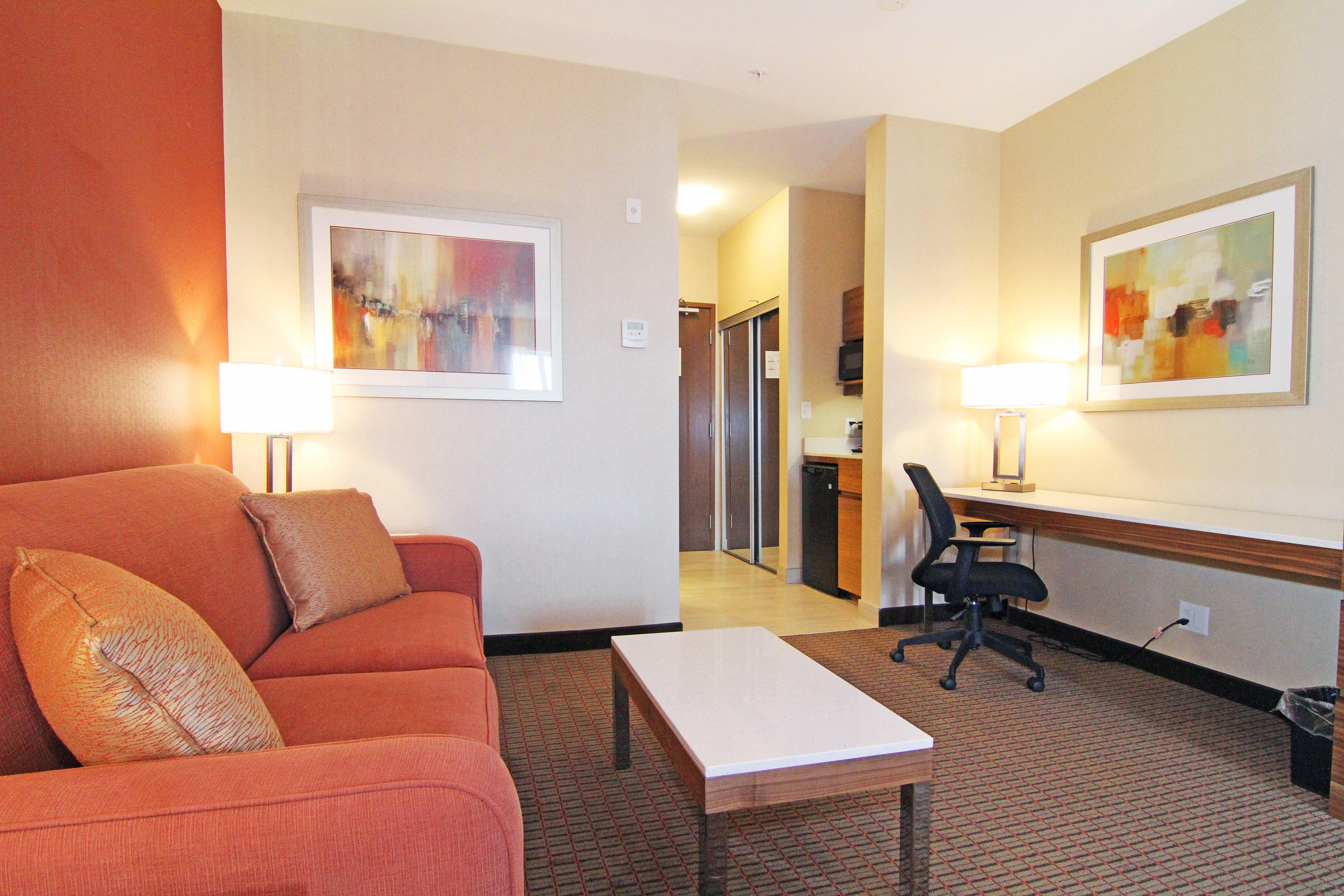 Holiday Inn Express And Suites Calgary University By Ihg Exterior foto