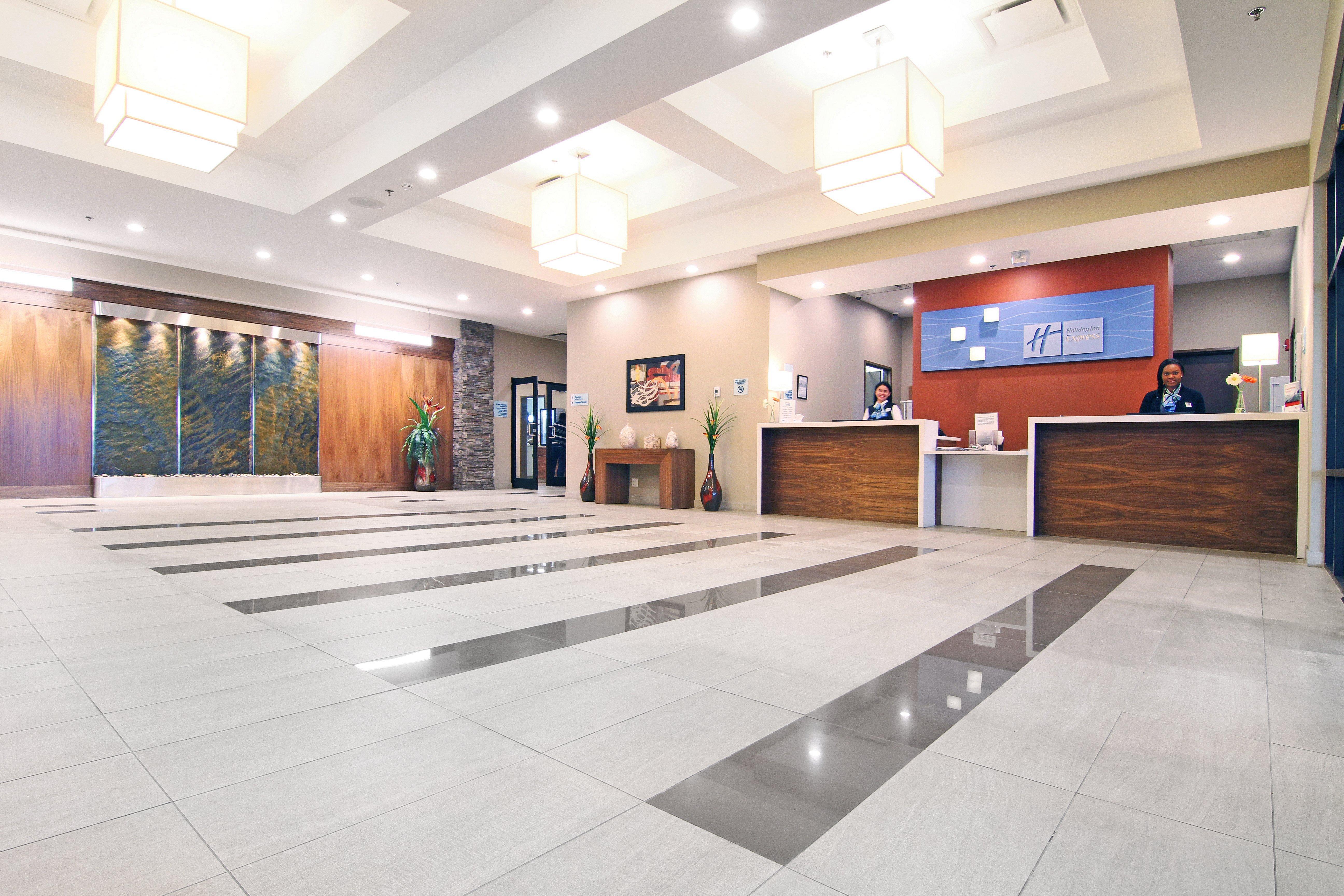 Holiday Inn Express And Suites Calgary University By Ihg Exterior foto