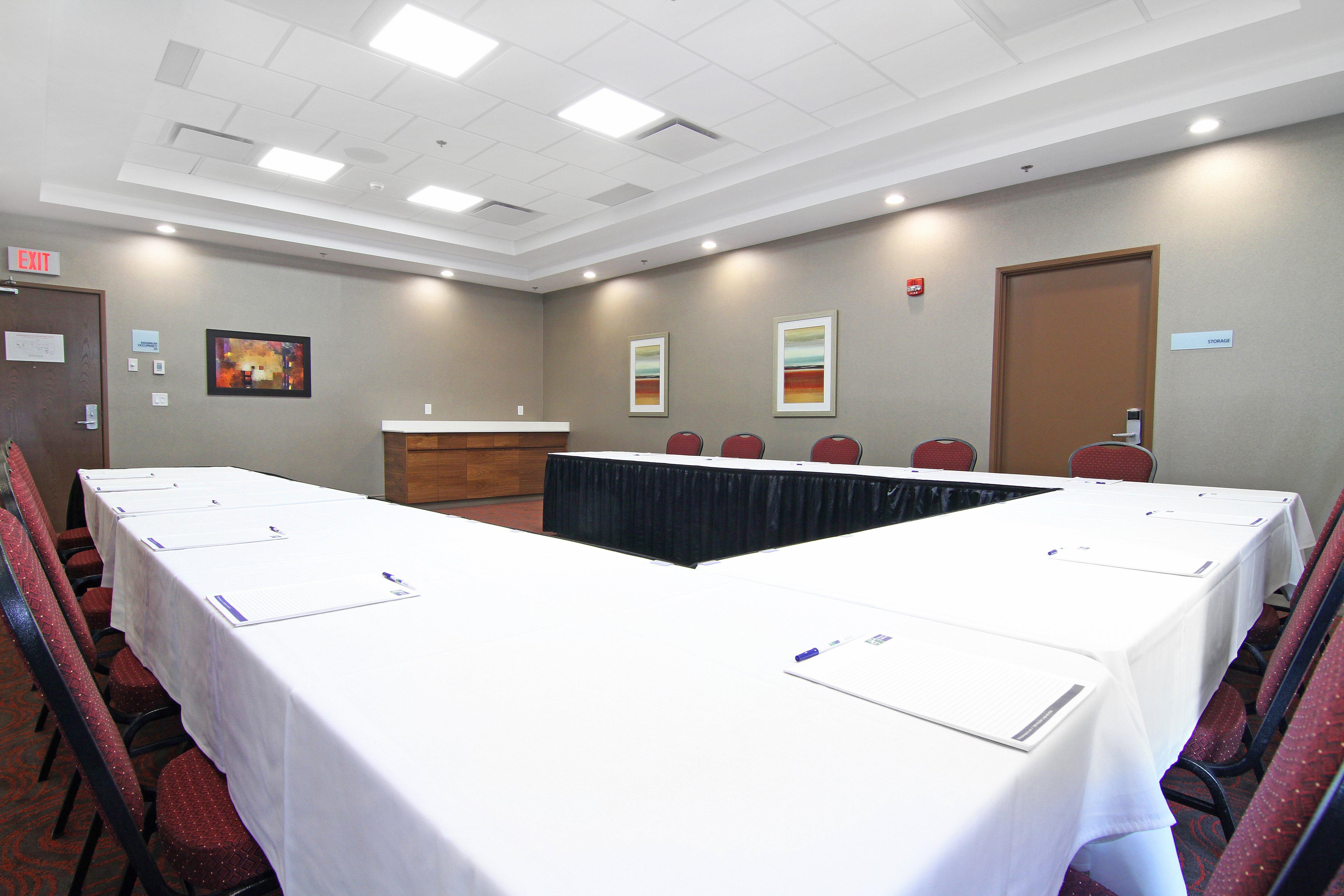 Holiday Inn Express And Suites Calgary University By Ihg Exterior foto