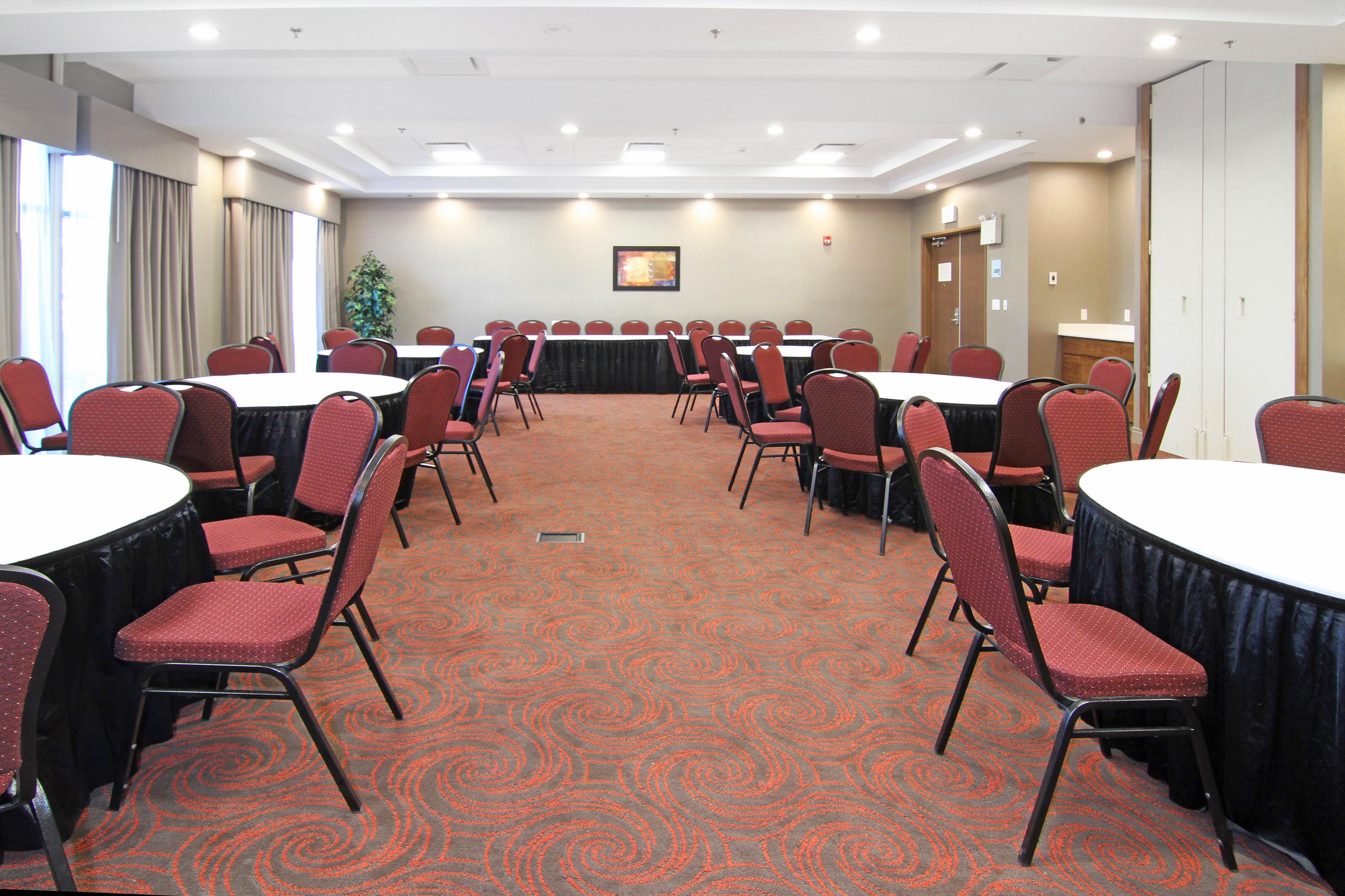 Holiday Inn Express And Suites Calgary University By Ihg Exterior foto
