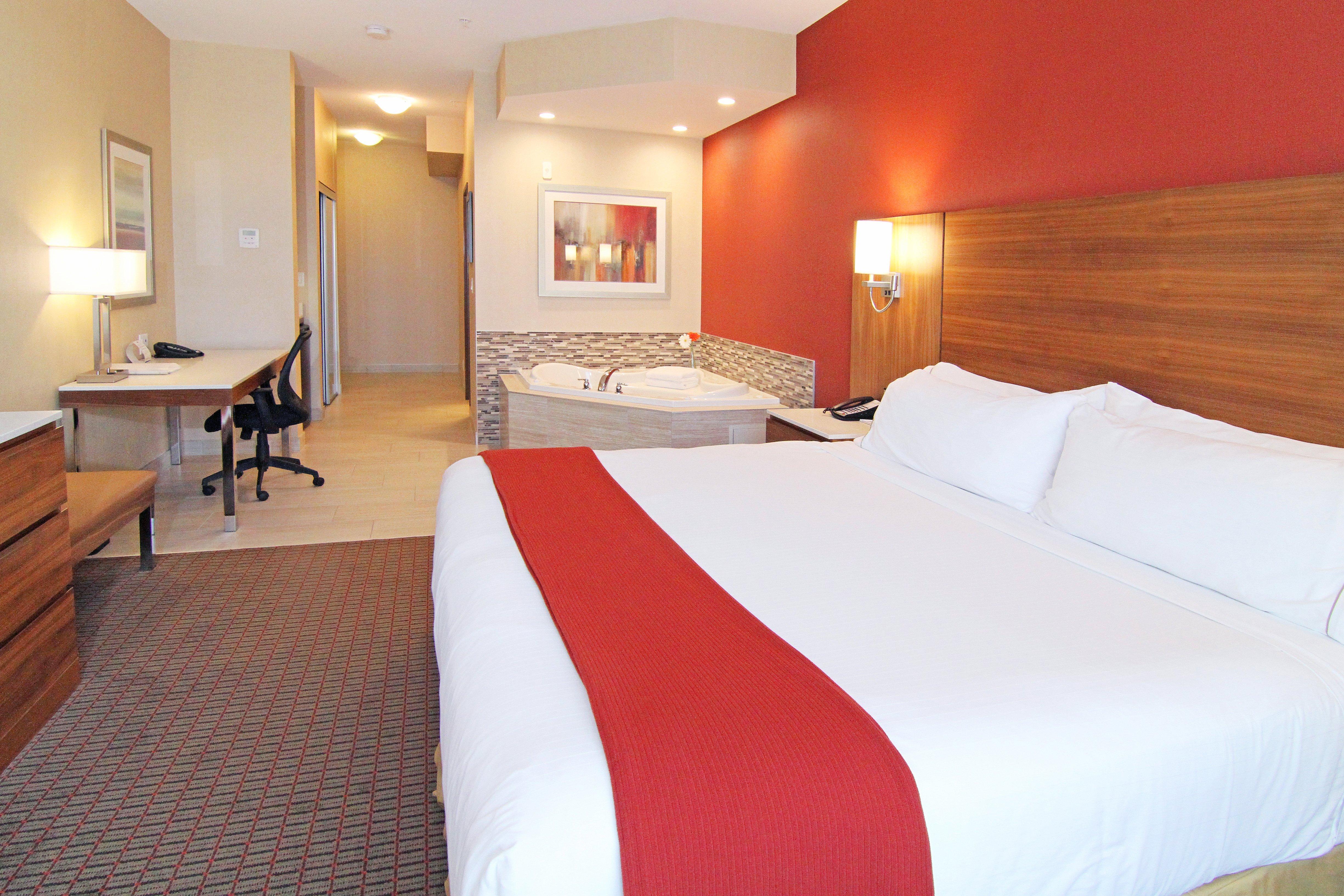 Holiday Inn Express And Suites Calgary University By Ihg Exterior foto